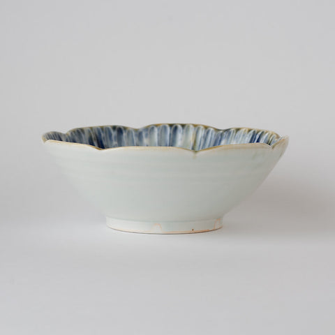 しのぎ輪花鉢 5寸 アイアンブルー