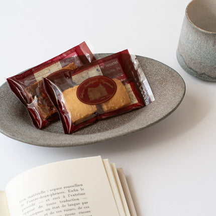 Oval Plate Black and Navy