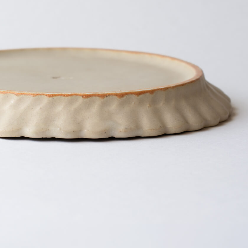 輪花皿 18cm クリーム – Kasumiso